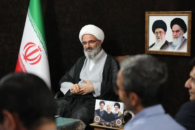 خطر ایجاد فاصله بین نیازهای واقعی جامعه و ذائقه جوانان