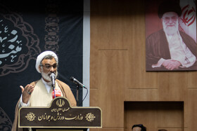 عبدالحسین خسرو پناه در مراسم آیین تجلیل از خانواده ۳۰ شهید ورزشکار و بدرقه کاروان اعزامی به چنگدو