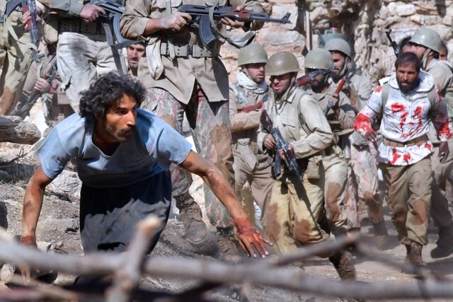 پشت صحنه پرتنش «اتاقک گلی» / از شکستن دست طراح صحنه تا فرار از سنگباران