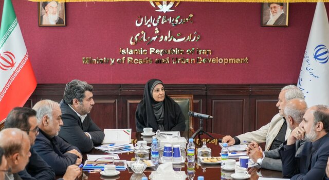 تاکید وزیر راه بر اتمام پروژه راه‌آهن چابهار ـ زاهدان تا پایان سال