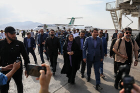 استقبال محمدعلی طالبی، استاندار کرمان از فرزانه صادق، وزیر راه و شهرسازی در فرودگاه بین‌المللی آیت‌الله هاشمی رفسنجانی کرمان 