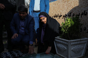 حضور فرزانه صادق، وزیر راه و شهرسازی در گلزار شهدای کرمان