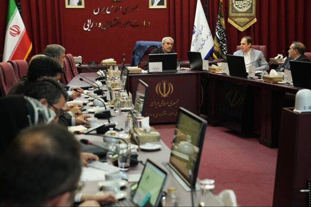 تاکید وزیر اقتصاد بر حمایت همهجانبه از بازار سرمایه تاکید وزیر اقتصاد بر حمایت همهجانبه از بازار سرمایه