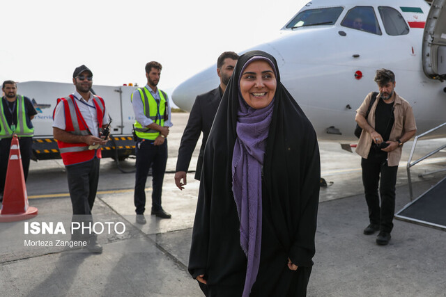 عکس آرشیوی است وزیر راه و شهرسازی به شیراز سفر میکند