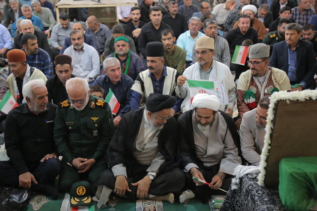 شهادت قله عزت است و ملت ایران تسلیم نخواهد شد