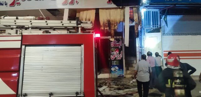 نجات ۷ نفر محبوس در آتش‌سوزی منزل مسکونی در کرمانشاه