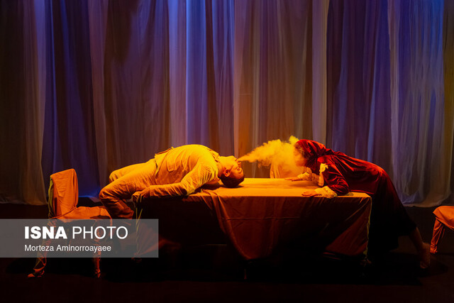 عکس از آرشیو فروش ۱۰ میلیارد ریالی نمایشهای صحنهای مشهد در هفتهای که گذشت