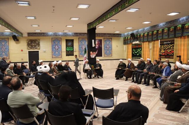 زائران، سفیران پیام انقلاب و امام حسین (ع) هستند