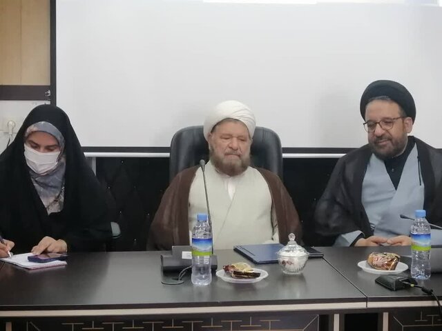 نماز جمعه هم عبادت است و هم سیاست