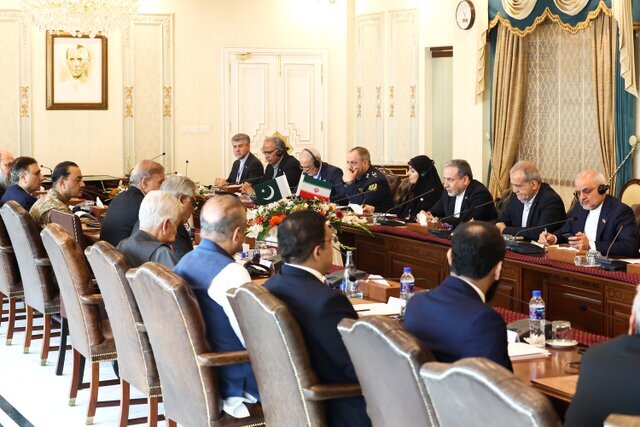 ترسیم نقشه راه تهران و اسلام آباد برای دستیابی به حجم روابط ۱۰ میلیارد دلاری