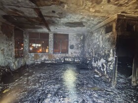 مهار حریق  انبار چوب و حصیر در خیابان انقلاب