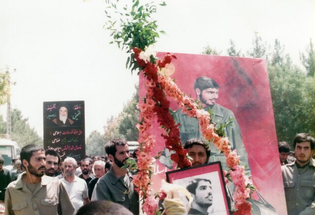 از خود گذشتگی یک فرمانده در یاری رسانی به مجروحان