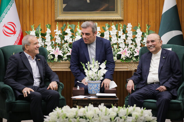 روسای جمهور ایران و پاکستان مقتدایی: سفر رئیسجمهور به پاکستان در راستای ارتباط وثیقتر با همسایگان انجام شد