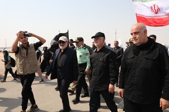 وزیر کشور از مرز شلمچه بازدید کرد/ قدردانی مومنی از همکاری دولت و ملت عراق وزیر کشور از مرز شلمچه بازدید کرد/ قدردانی مومنی از همکاری دولت و ملت عراق