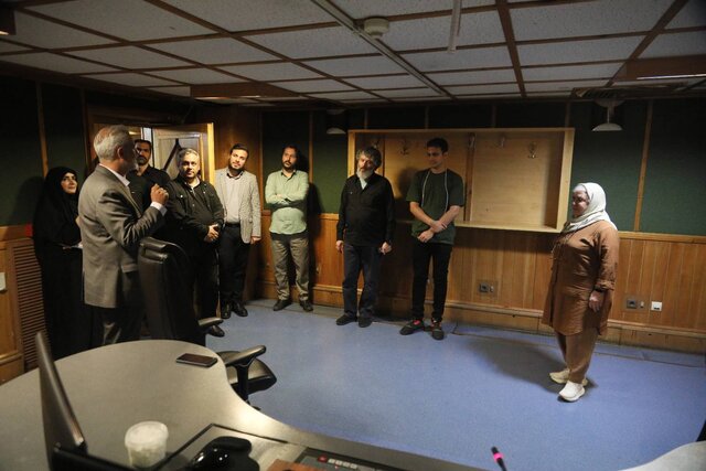 بازدید معاون سیما از پشت صحنه دوبله سریال «آن شرلی»