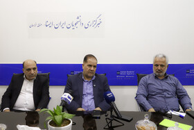 بازدید حسین اسماعیلیان، مدیرعامل شرکت آب و فاضلاب مشهد از ایسنا به مناسبت روز خبرنگار 