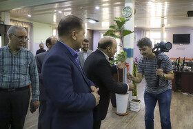 بازدید حسین اسماعیلیان، مدیرعامل شرکت آب و فاضلاب مشهد از ایسنا به مناسبت روز خبرنگار 