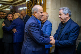 جهانگیر کوثری و مهدی تاج در مراسم یادبود داریوش مصطفوی
