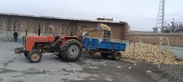 دانشآموزان روستای منگاوی ملایر در انتظار کلاس استاندارد