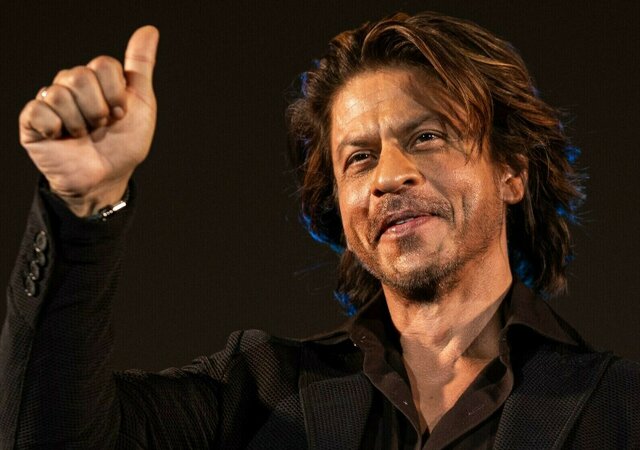 شاهرخ خان نخستین جایزه ملی خود را دریافت کرد شاهرخ خان نخستین جایزه ملی خود را دریافت کرد