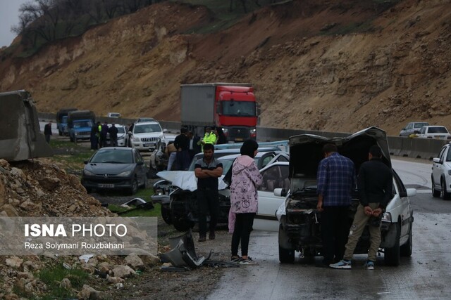 عکس تزئینی است واژگونی خودرو مرگ سرنشین خدابندهای را درپی داشت