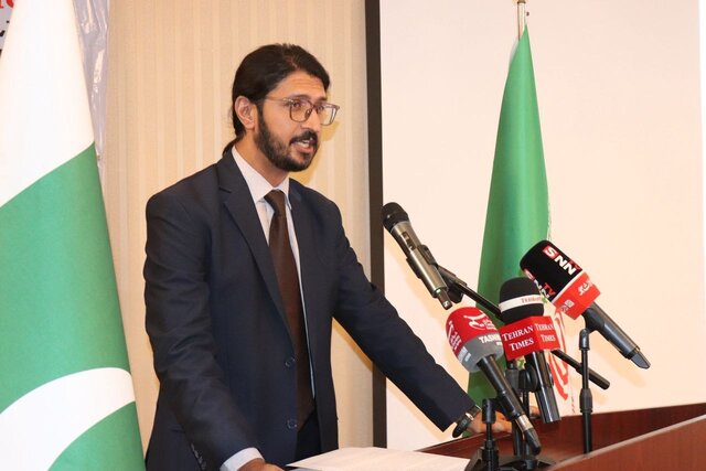 دیپلمات پاکستانی: موضوع کشمیر باید بهصورت دیپلماتیک حلوفصل شود