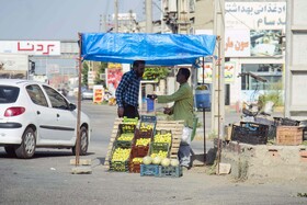 اکثر فروشندگان انجیر بصورت دست فروش در کنار خیابانهای شهر گلوگاه قرار دارند.