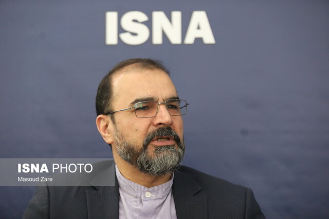 کاهش تعداد اتباع دارای مجوز کار استان به ۱۰ هزار نفر/تعهد ۱۷ هزار نفری اشتغال در یزد