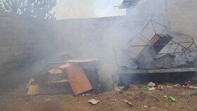 مهار حریق کارگاه سبد پلاستیکی در بزرگراه آزادگان