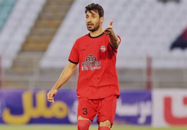 خلیل‌زاده: زمین یادگار امام آسفالت است!