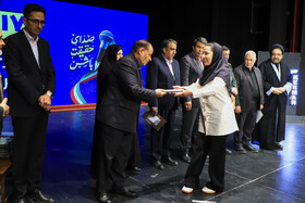 تقدیر و قدردانی از خبرنگاران برگزیده درمراسم گرامیداشت روز خبرنگار در کرمان