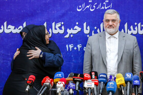 محمدصادق معتمدیان، استاندار تهران و فاطمه مهاجرانی، سخنگوی دولت در نشست خبری به مناسبت روز خبرنگار