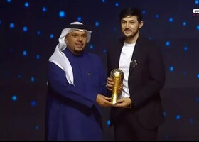 سردار آزمون: دوست دارم توپ طلا به اشرف حکیمی برسد