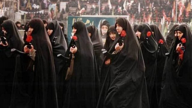 چند زن در میان آزادگان ایرانی حضور داشتند؟