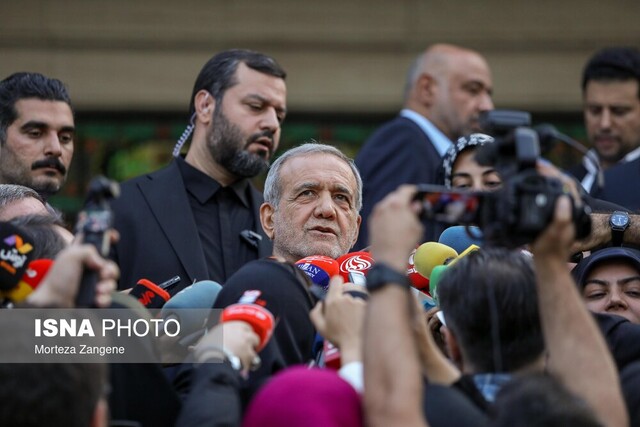 بادامچی: رئیسجمهور با قاطعیت در برابر «سنگ اندازیها» بایستد/حمایت رهبری از رئیسجمهور ارزنده است