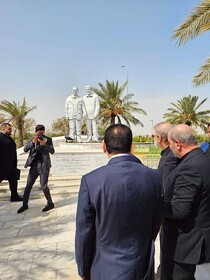 حضور لاریجانی در محل شهادت حاج قاسم سلیمانی