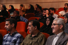 علی‌اصغر شفیعیان، مدیر پایگاه خبری انصاف‌نیوز در مراسم ربع قرن جهاد رسانه‌ای در جهاد دانشگاهی