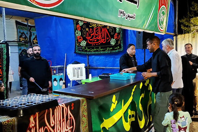 ویدیو/ سنگ‌ تمام سنندجی‌ها در پذیرایی از زائران اربعین حسینی(ع)