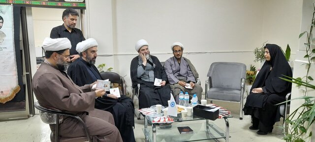 بازدید رئیس سازمان تبلیغات اسلامی از «موکب کتاب حسینی» در مرز مهران