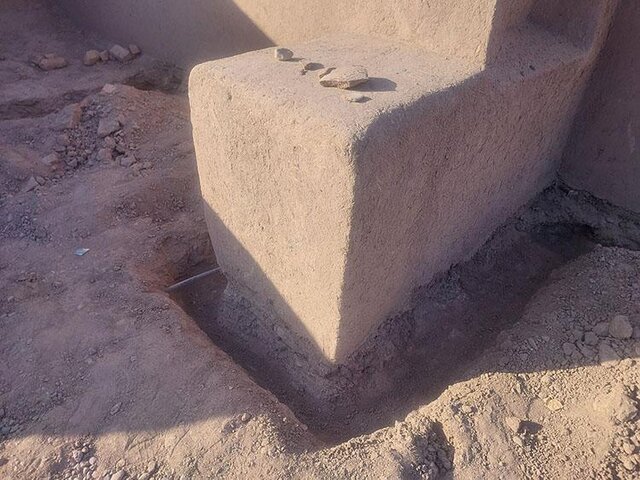 دست‌درازی به ارگ بم! + عکس