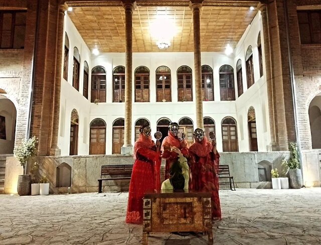 وقتی از صد کیلومتری مردم رد نمی‌شویم، معلوم است از ما استقبال نمی‌کنند