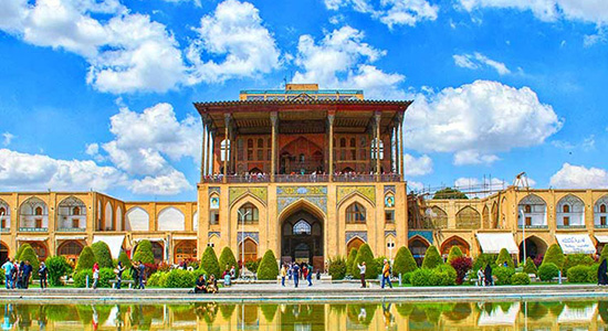 پرواز از اصفهان تا شیراز؛ مقایسه جاذبه ها، بلیط هواپیما و اقامتگاهها