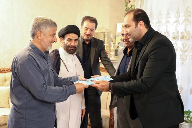 دیدار مسئولان بنیاد شهید با یک آزاده‌ دفاع مقدس
