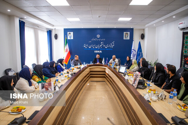 گریهها و خندههای واقعی در سفره انسانیتی که در ایسنا پهن شد