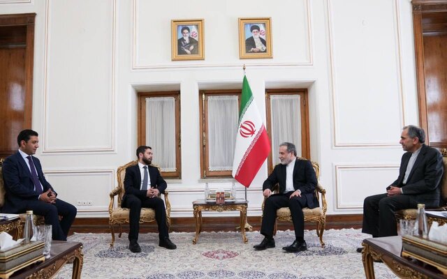 واهان گوستانیان معاون وزیر امور خارجه ارمنستان در دیدار با سید عباس عراقچی عراقچی: ایران نسبت به طرح های محدود کننده دسترسی مواصلاتی و منافع کشور حساسیت ویژه دارد