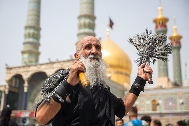 ویدیو/ همنوایی دل‌ها از حرم تا حرم در اربعین اباعبدالله حسین(ع)