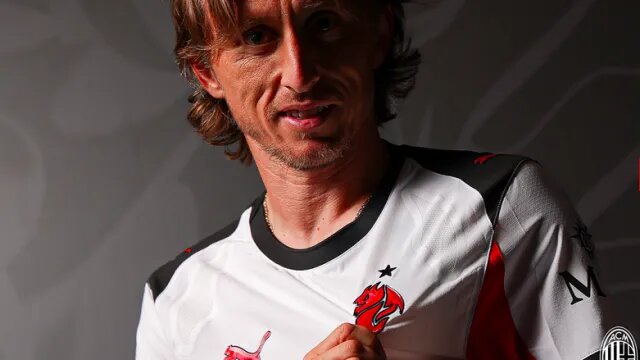 دیکانیو: ایتالیا مدتهاست گورستان بازنشستگان شده!