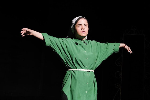 حمایت لفظی فایدهای ندارد، عملا کمک کنید