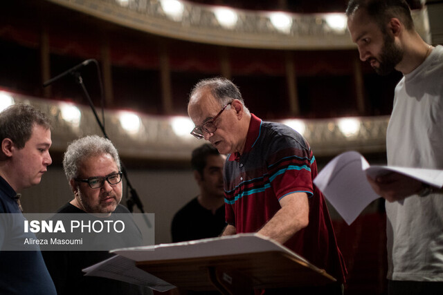 نبرد ۷۰ هنرمند روی صحنه برای «نامیرا» شدن + ویدئو