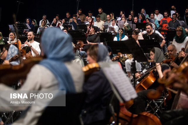 نبرد ۷۰ هنرمند روی صحنه برای «نامیرا» شدن + ویدئو